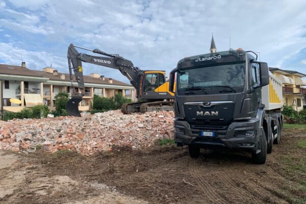 Smaltimento riciclo rifiuti edili movimento terra Gruppo Lanaro (4) Smaltimento riciclo rifiuti edili movimento terra Gruppo Lanaro (4)